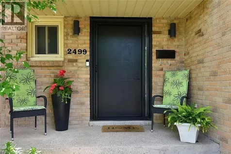 2499 Whittaker Drive Burlington ON L7P 4P9