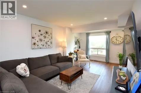 2499 Whittaker Drive Burlington ON L7P 4P9
