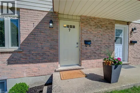 7 Harvest Court Kitchener ON N2P 1T3