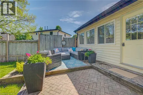 7 Harvest Court Kitchener ON N2P 1T3