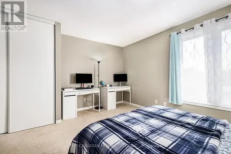 1672 Locksley Lane Ottawa ON K1J 1B6