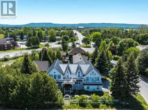 98 Huron Street Collingwood ON L9Y 4Y3