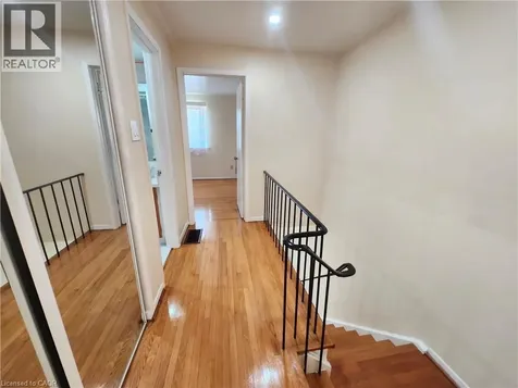 25 Gosford Boulevard Toronto ON M3N 2G7