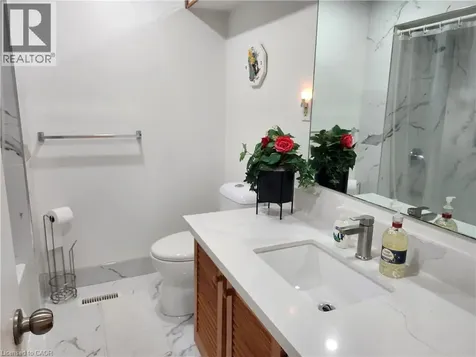 25 Gosford Boulevard Toronto ON M3N 2G7
