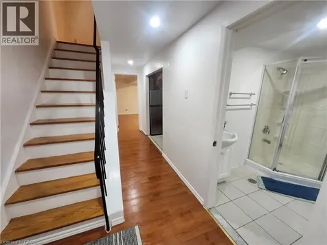 25 Gosford Boulevard Toronto ON M3N 2G7