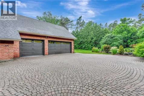 22 Deerpath Court Cambridge ON N1T 1H7