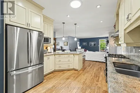 24 Samara Place Ottawa ON K2S 2B2