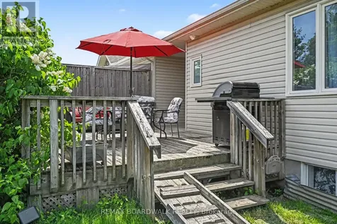 24 Samara Place Ottawa ON K2S 2B2