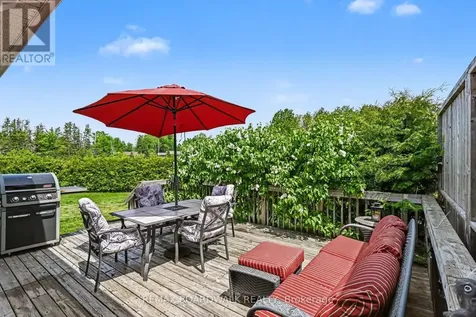 24 Samara Place Ottawa ON K2S 2B2