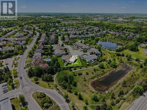 24 Samara Place Ottawa ON K2S 2B2