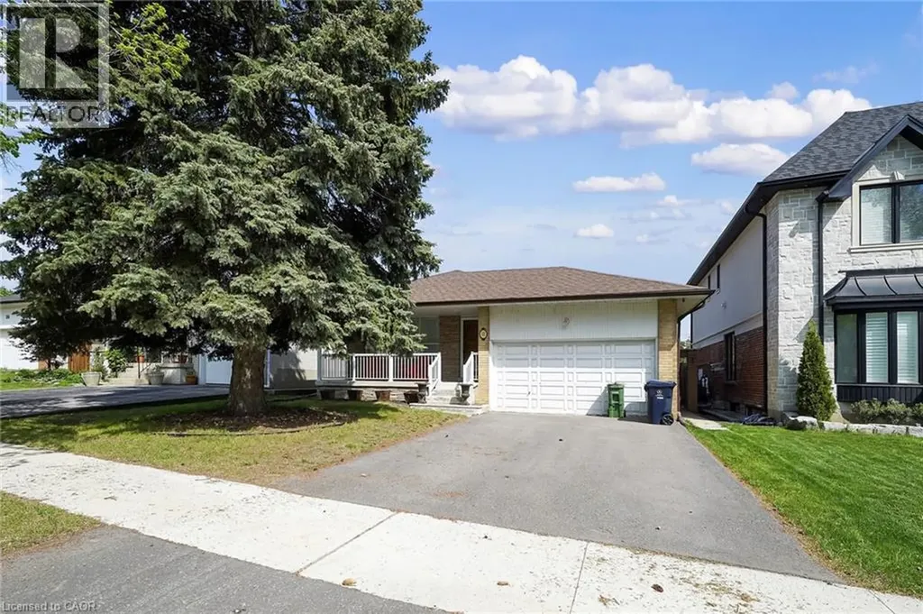 22 Hamptonbrook Drive Toronto ON M9P 1A1