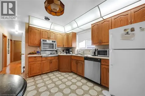 22 Hamptonbrook Drive Toronto ON M9P 1A1