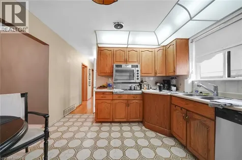 22 Hamptonbrook Drive Toronto ON M9P 1A1