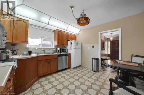 22 Hamptonbrook Drive Toronto ON M9P 1A1