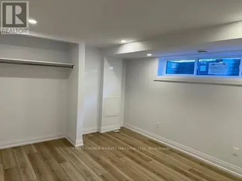 696 Holt Crescent Ottawa ON K1G 2Y7