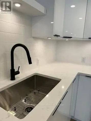 696 Holt Crescent Ottawa ON K1G 2Y7