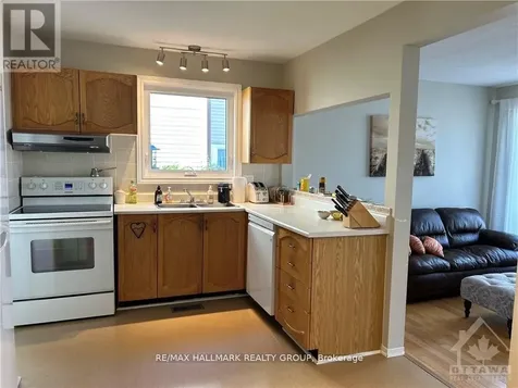 6417 Loire Drive Ottawa ON K1C 3H1