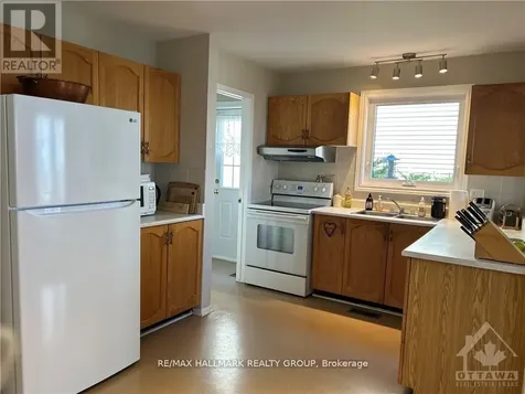 6417 Loire Drive Ottawa ON K1C 3H1