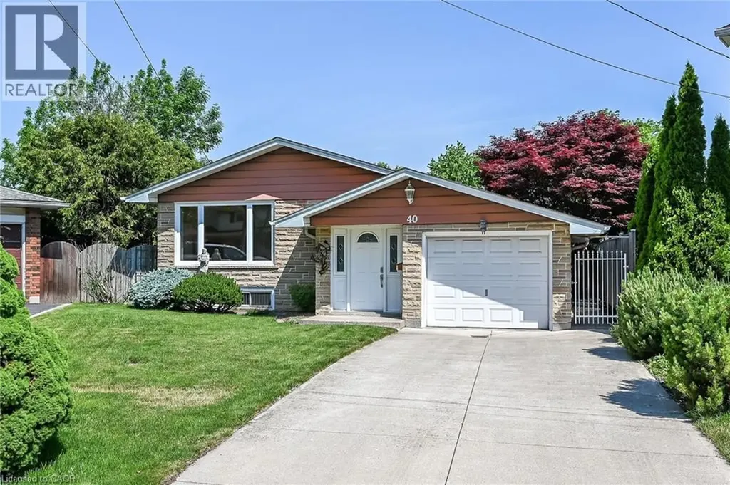 40 Bermuda Court Hamilton ON L9C 2J8
