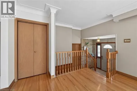 40 Bermuda Court Hamilton ON L9C 2J8