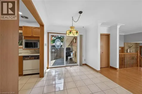 40 Bermuda Court Hamilton ON L9C 2J8