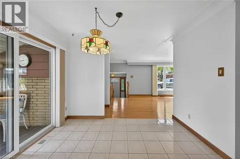 40 Bermuda Court Hamilton ON L9C 2J8