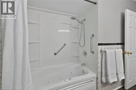 40 Bermuda Court Hamilton ON L9C 2J8