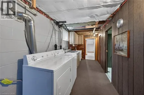 40 Bermuda Court Hamilton ON L9C 2J8