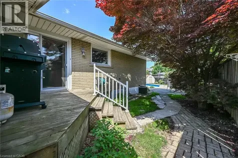 40 Bermuda Court Hamilton ON L9C 2J8