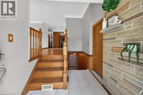 40 Bermuda Court Hamilton ON L9C 2J8