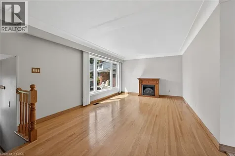 40 Bermuda Court Hamilton ON L9C 2J8