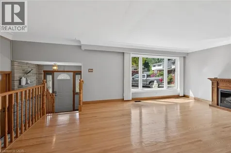 40 Bermuda Court Hamilton ON L9C 2J8