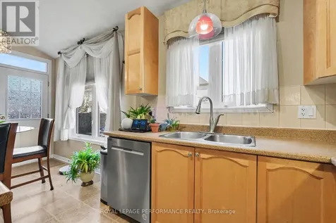 2202 Clendenan Crescent Ottawa ON K4A 4S8