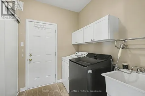 2202 Clendenan Crescent Ottawa ON K4A 4S8