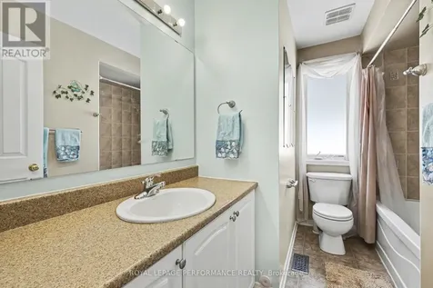 2202 Clendenan Crescent Ottawa ON K4A 4S8