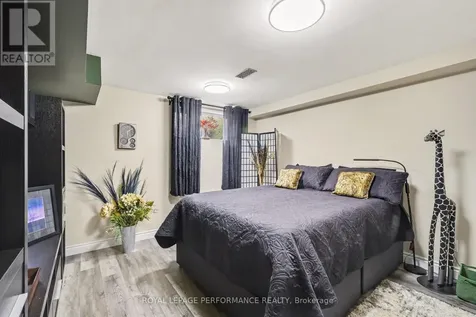 2202 Clendenan Crescent Ottawa ON K4A 4S8
