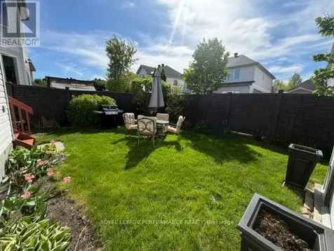 2202 Clendenan Crescent Ottawa ON K4A 4S8