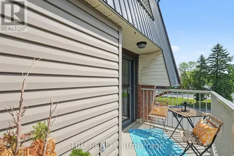 22 Sweetbriar Circle Ottawa ON K2J 2K4