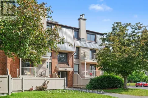 22 Sweetbriar Circle Ottawa ON K2J 2K4