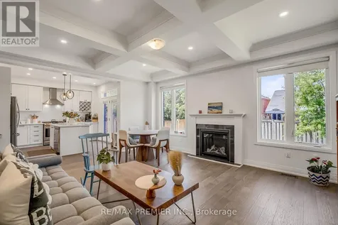 25 Low Boulevard Uxbridge ON L9P 1W7