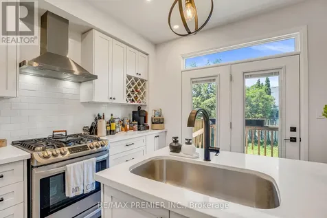 25 Low Boulevard Uxbridge ON L9P 1W7