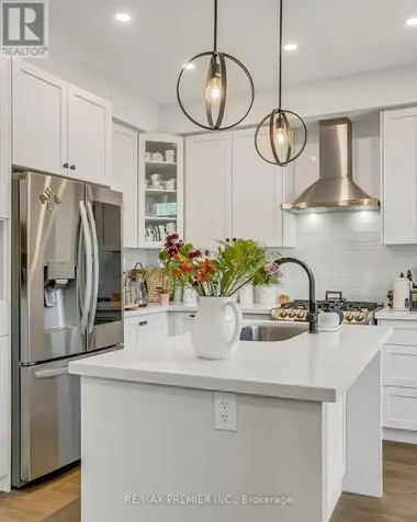 25 Low Boulevard Uxbridge ON L9P 1W7