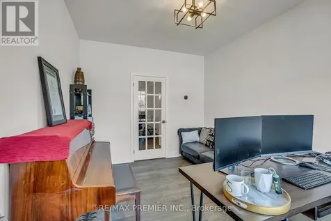 25 Low Boulevard Uxbridge ON L9P 1W7