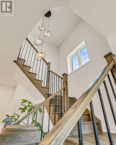 25 Low Boulevard Uxbridge ON L9P 1W7
