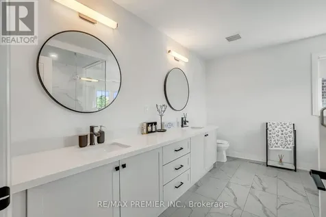 25 Low Boulevard Uxbridge ON L9P 1W7