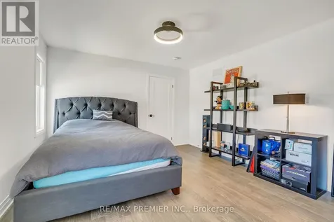25 Low Boulevard Uxbridge ON L9P 1W7
