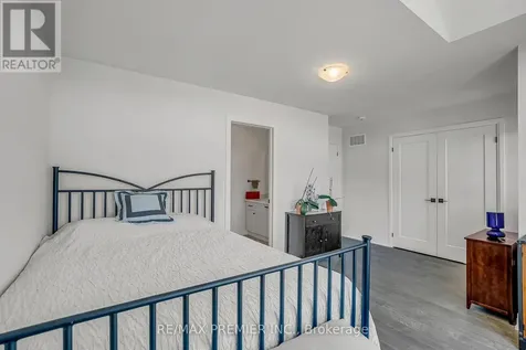 25 Low Boulevard Uxbridge ON L9P 1W7