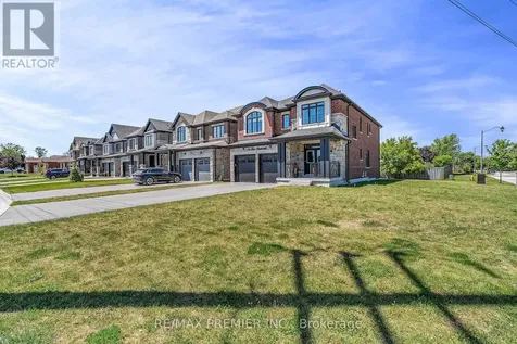 25 Low Boulevard Uxbridge ON L9P 1W7