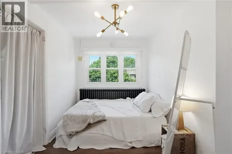 137 Sherman Avenue South Hamilton ON L8M 2R1