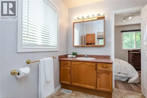 128 Eby Crescent New Hamburg ON N3A 1Z2